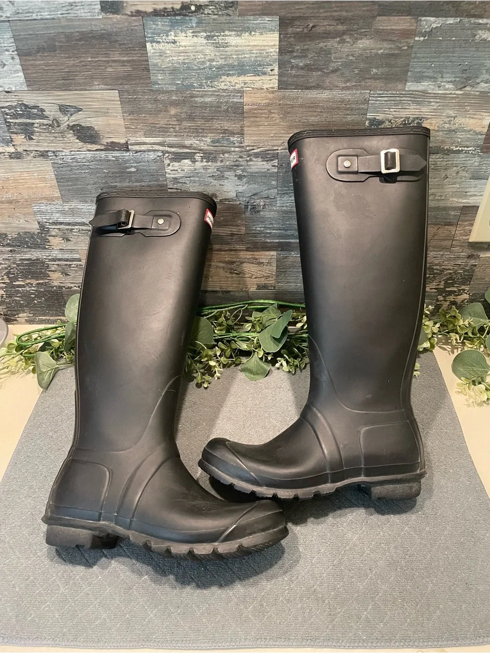 Hunter Original Tall Matte Rain Boots Size 8 Women's